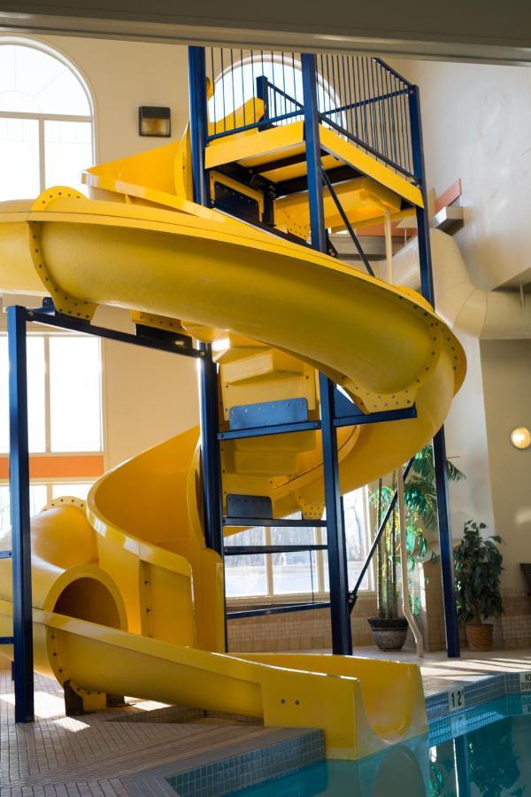 Peavine Inn & Suites High Prairie Екстер'єр фото