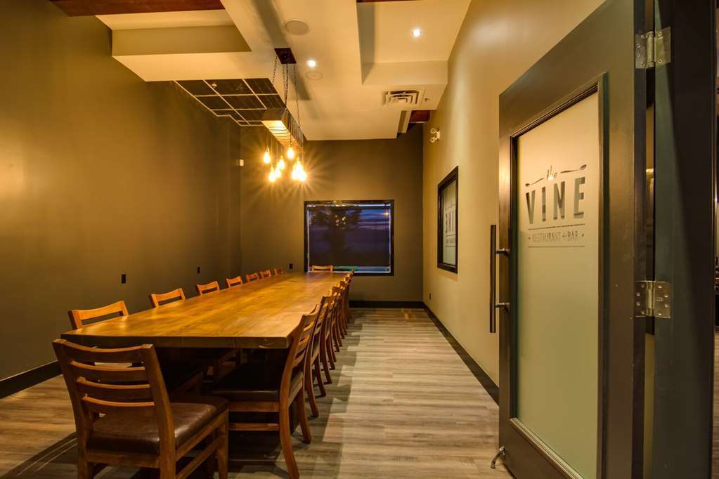Peavine Inn & Suites High Prairie Ресторан фото