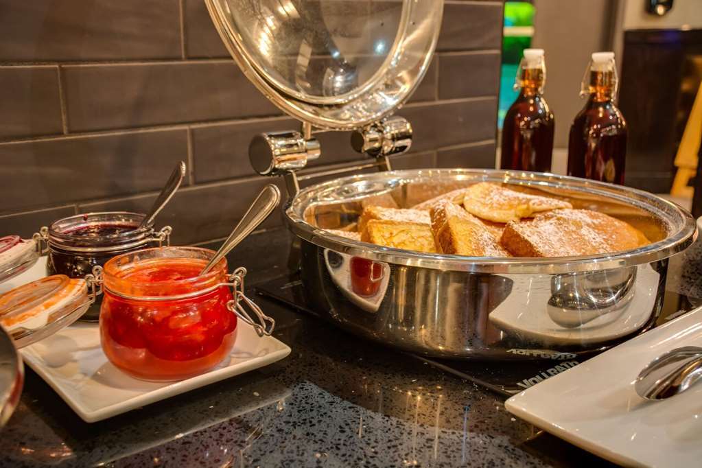 Peavine Inn & Suites High Prairie Ресторан фото