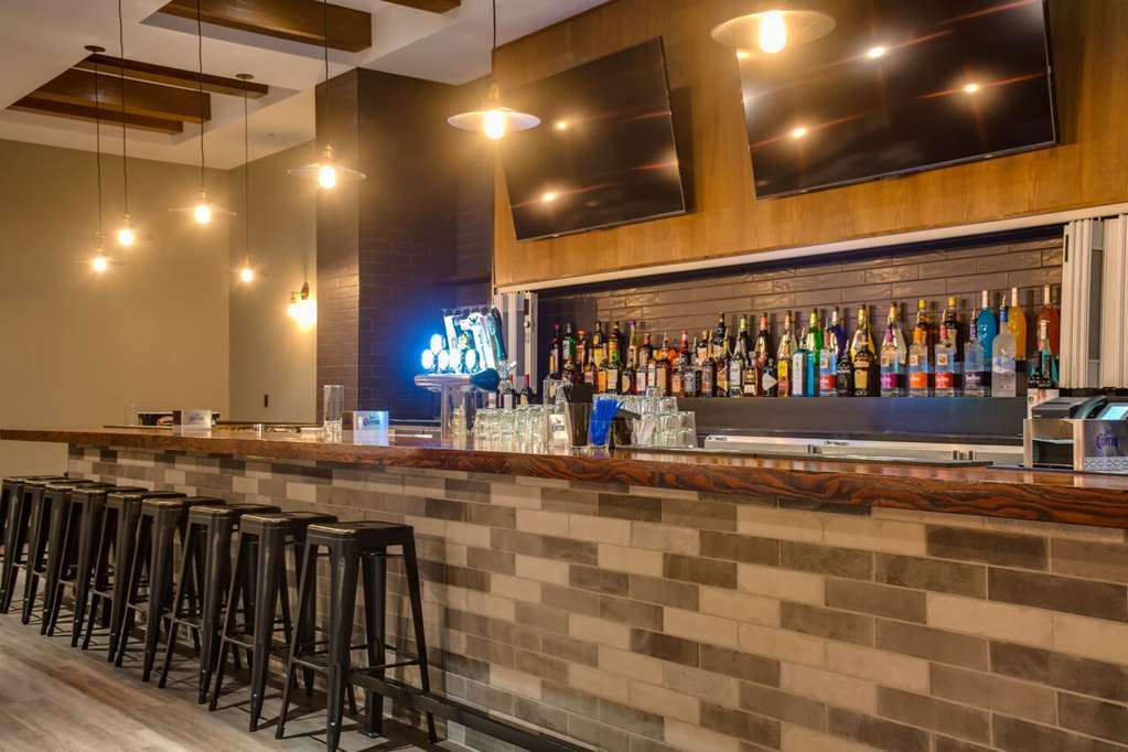 Peavine Inn & Suites High Prairie Ресторан фото