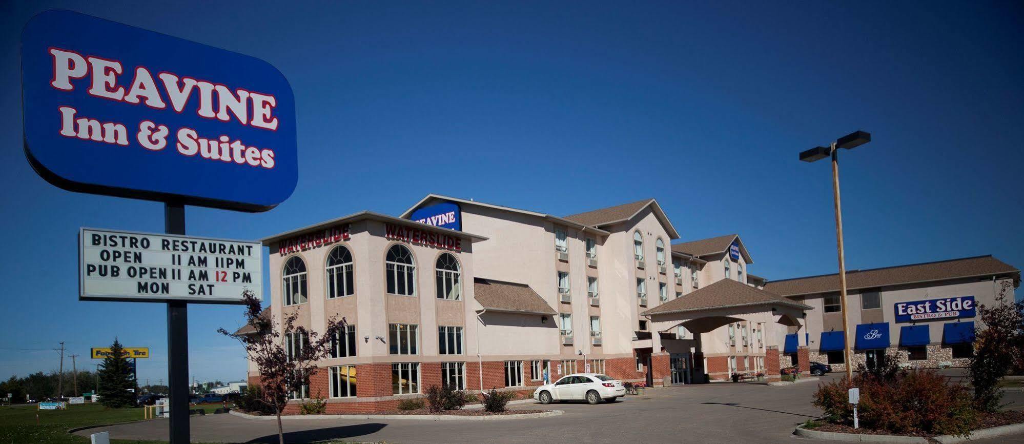 Peavine Inn & Suites High Prairie Екстер'єр фото